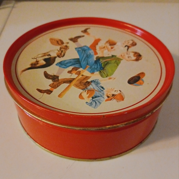 Two Vintage Tins Children & Beagle Playing - Picture 8 of 14
